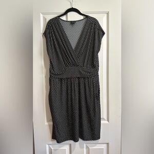 TORRID Black and White Polka Dot Wrap Look Dress Pockets Sz 1 Great Condition